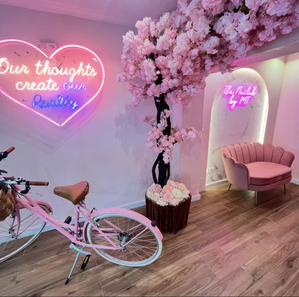 Salón de uñas en calle Progresso