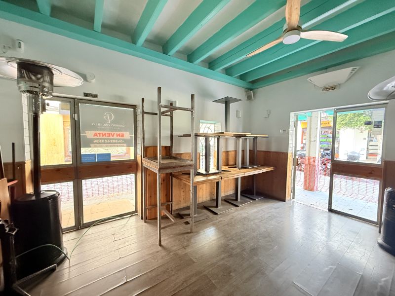 Restaurante en Bisbe Carrasco + vivienda