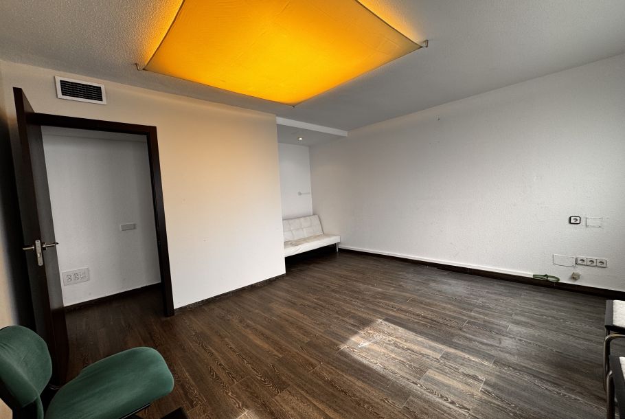 OFFICE FOR SALE IN ISIDORO MACABICH, IBIZA