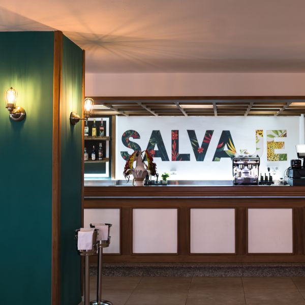 Restaurante en carrer de Granada (Cala Pinet)