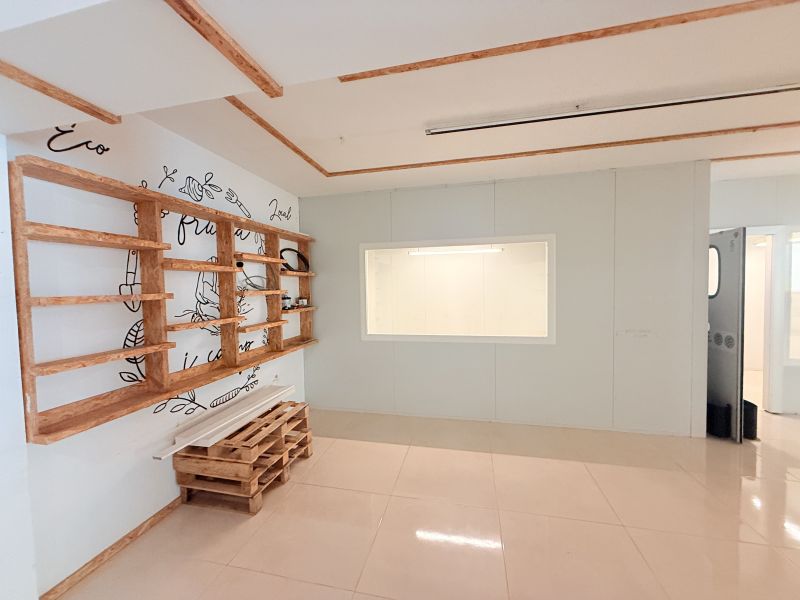 Local comercial con cuarto frio