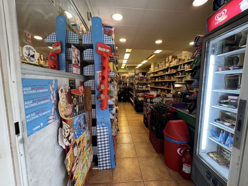 Supermercado en Av. España