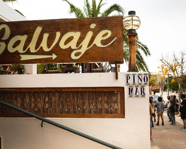 Restaurante en carrer de Granada (Cala Pinet)