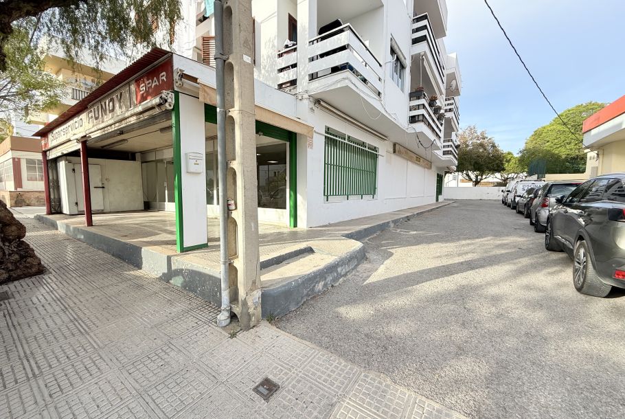 Premises in calle Atzaro