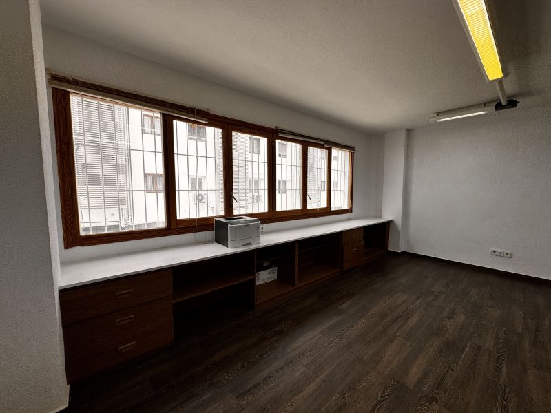 OFFICE FOR SALE IN ISIDORO MACABICH, IBIZA