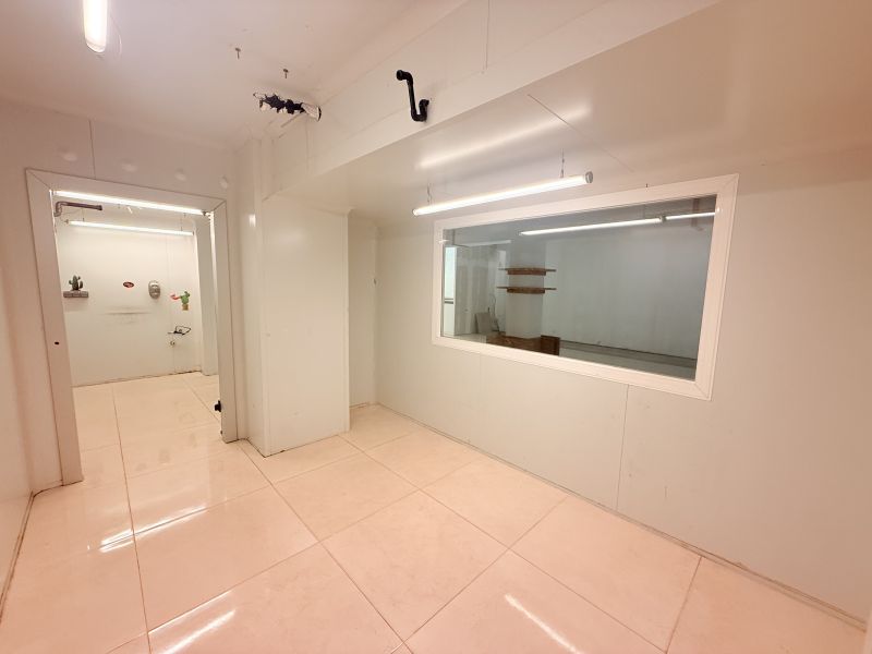 Local comercial con cuarto frio