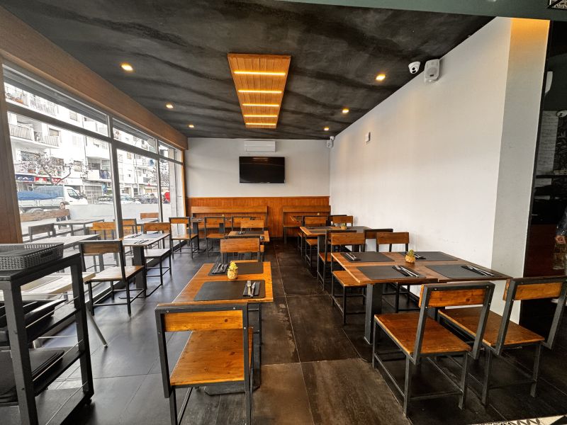 Pizzeria/restaurante en Av. España