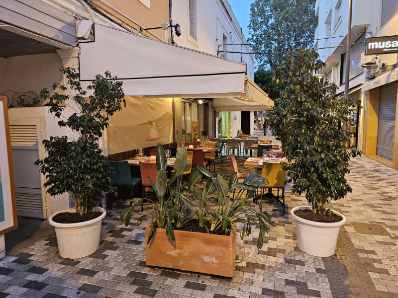 -EN TRASPASO- Restaurante en Bisbe Carrasco
