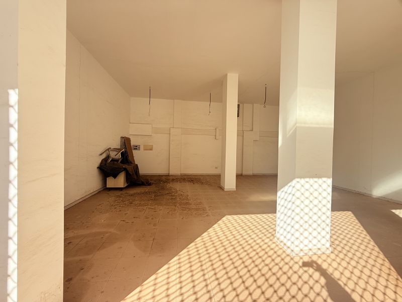 Local comercial en calle mediterranea