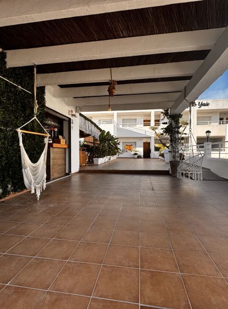 -ON SALE/ON RENT- Premises with bar restaurant licence in calle Valencia