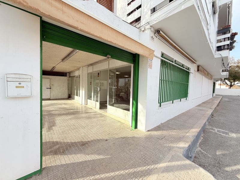 Locale commerciale in calle Atzaro