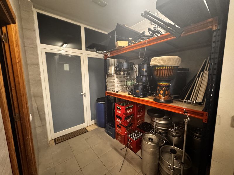 -TRANSFER LEASE- Premises with Cafe concierto licence