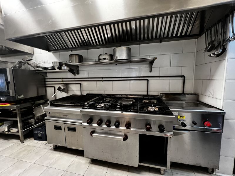 -EN TRASPASO- Restaurante pizzeria en calle Aragon
