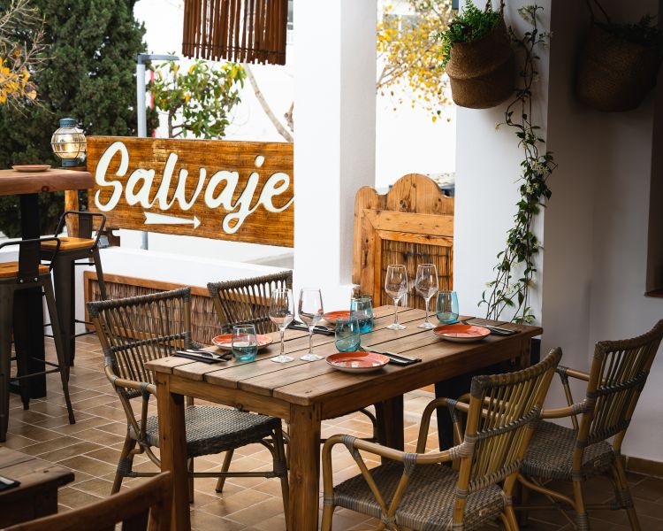 Restaurante en carrer de Granada (Cala Pinet)