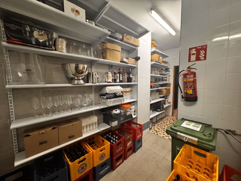 -TRANSFER LEASE- Premises with Cafe concierto licence