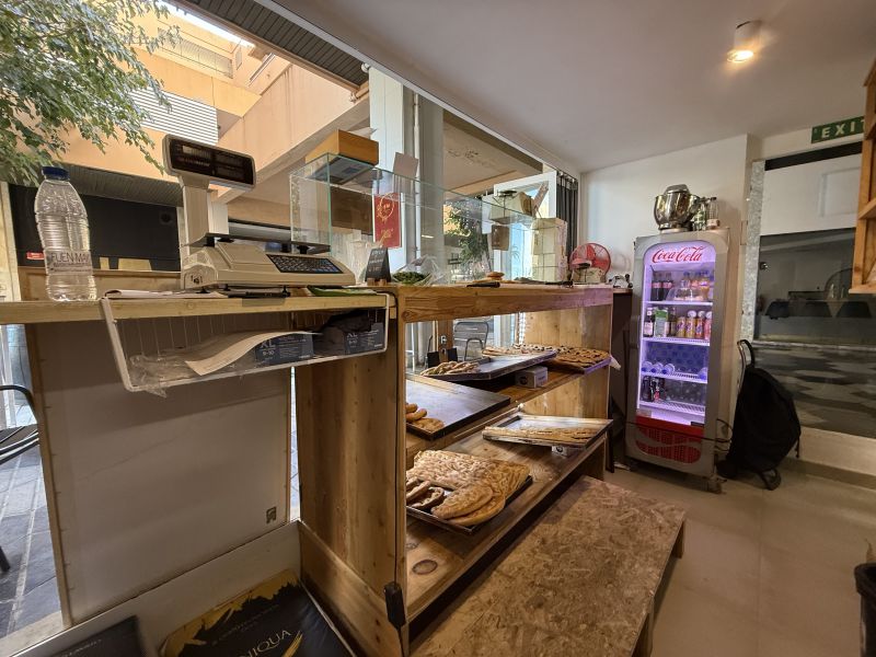 Pizzeria en carrer de Felip II