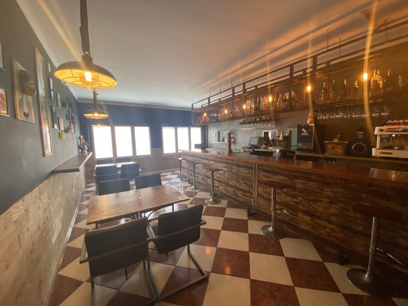 -TRASFER LEASE- BAR RESTAURANT IN CALLE VICENT SERRA Y ORVAY