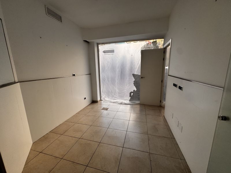 -ON RENT- PREMISES IN IGNACIO WALLIS
