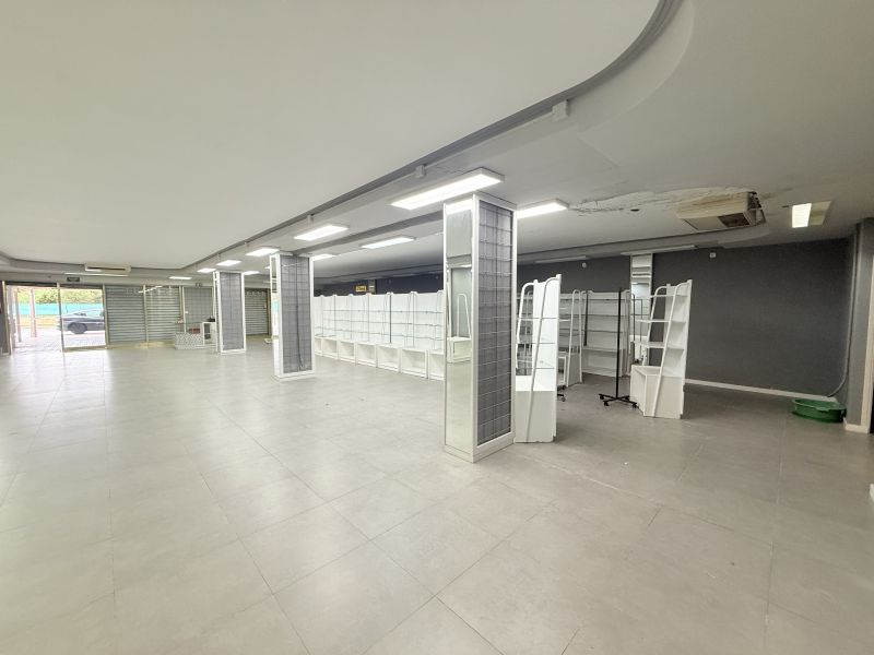 Local comercial en cala de Bou