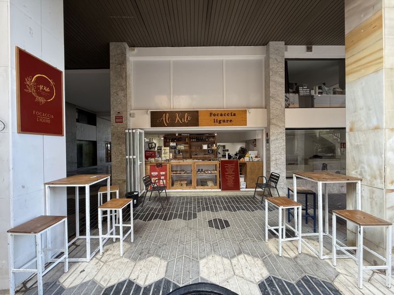 Pizzeria en carrer de Felip II