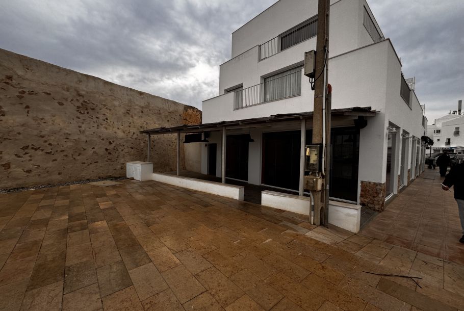 Restaurant first line port La Savina (FORMENTERA)