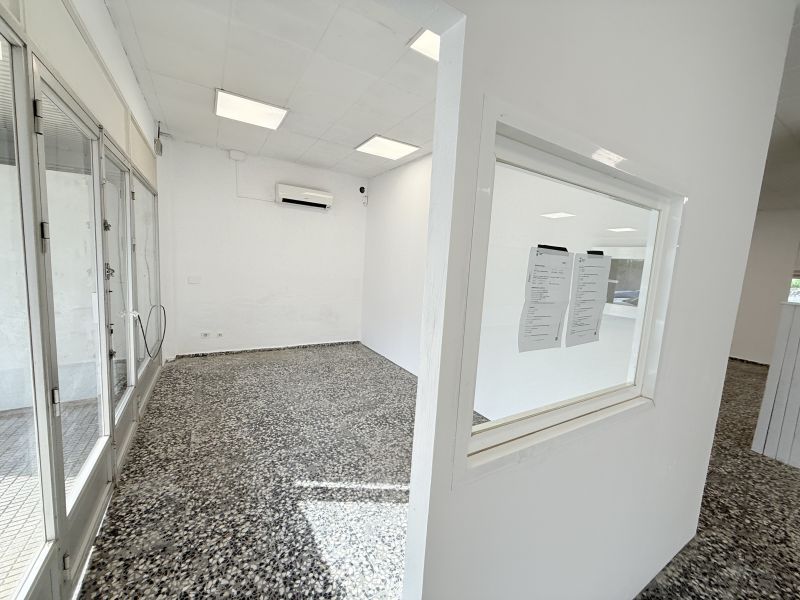Locale commerciale in calle Atzaro