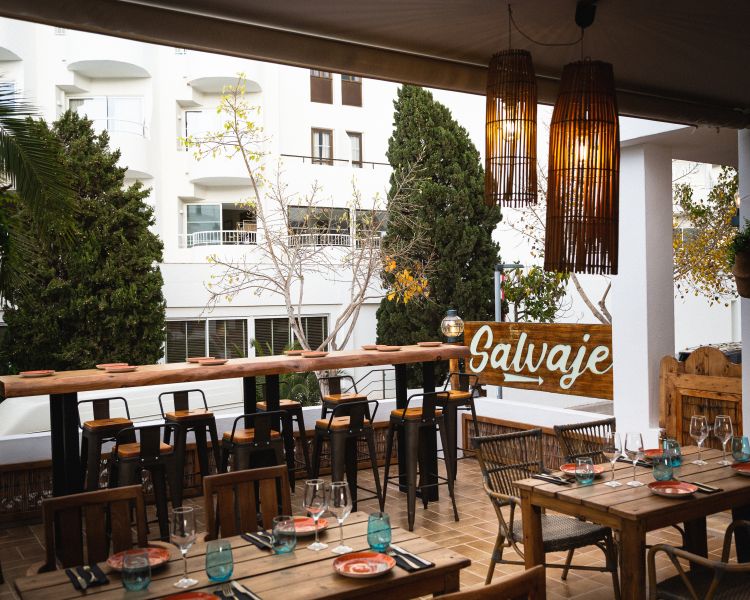 Restaurante en carrer de Granada (Cala Pinet)