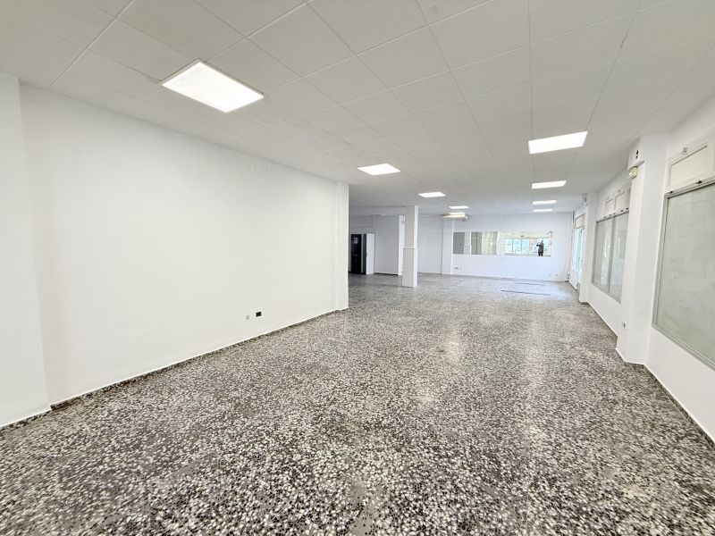 Locale commerciale in calle Atzaro