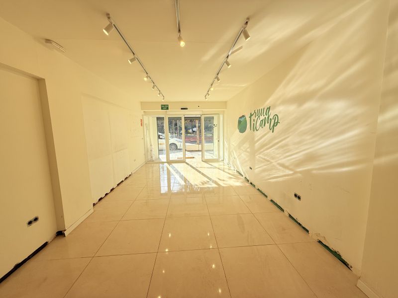 Local comercial con cuarto frio