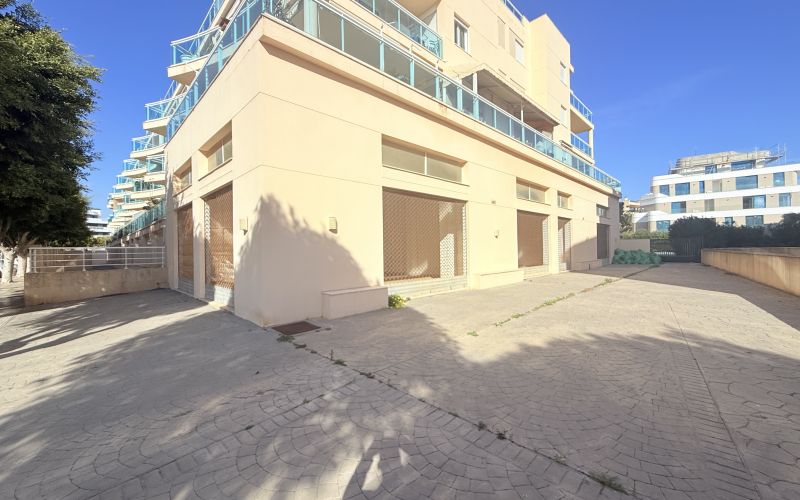 Local comercial en calle mediterranea