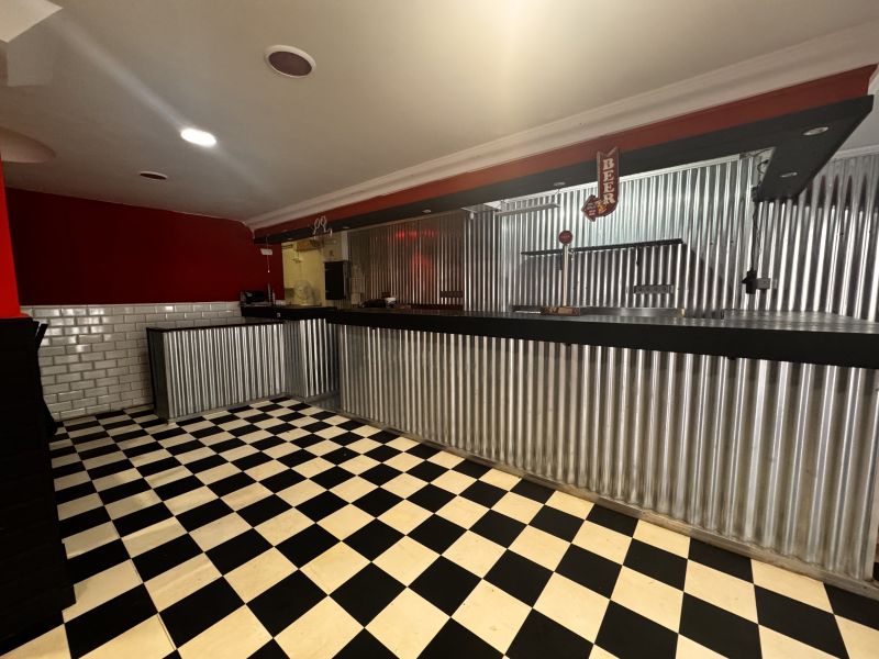 Restaurante en calle General Prim