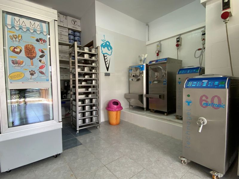 -EN TRASPASO- Laboratorio artesanal de helados en Cas Serres