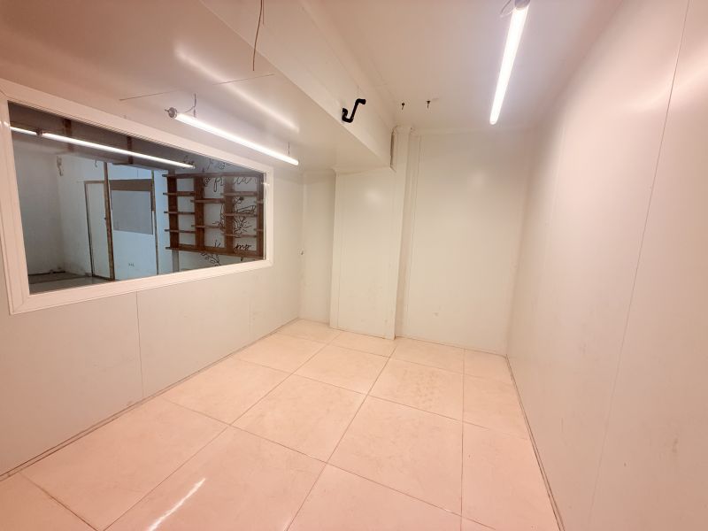 Local comercial con cuarto frio