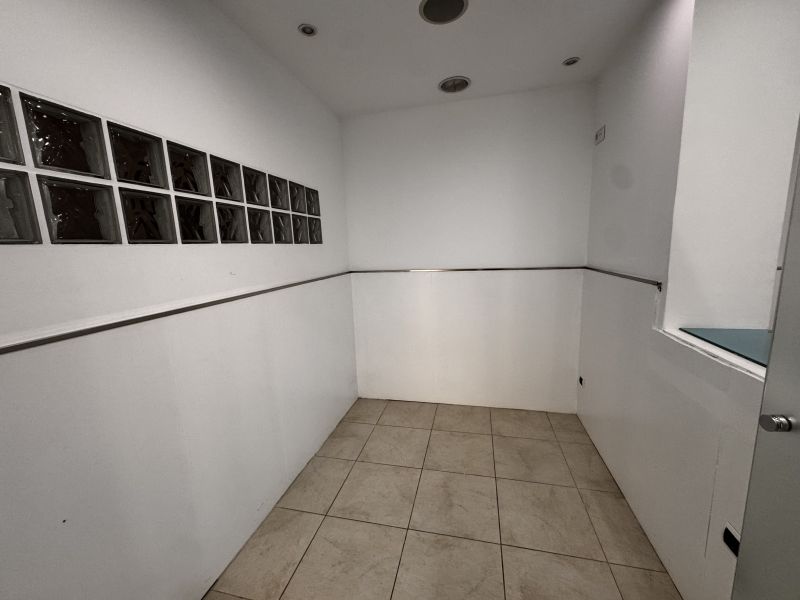 -ON RENT- PREMISES IN IGNACIO WALLIS