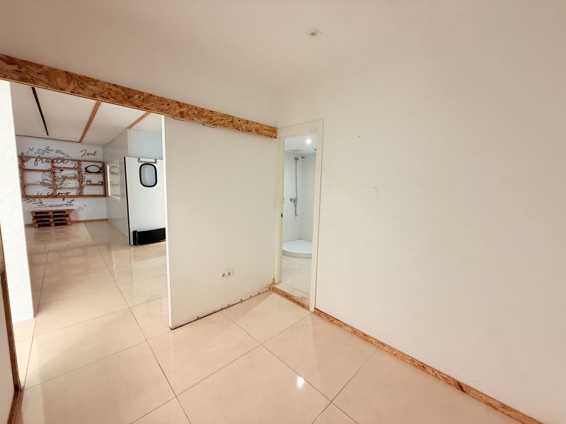 Local comercial con cuarto frio