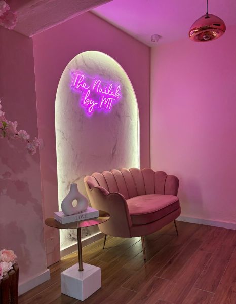 Salón de uñas en calle Progresso