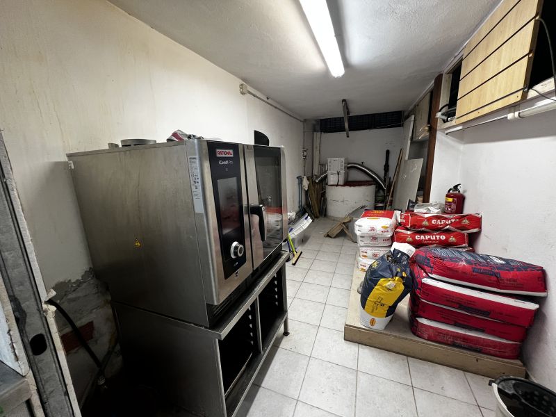 -EN TRASPASO- Restaurante pizzeria en calle Aragon
