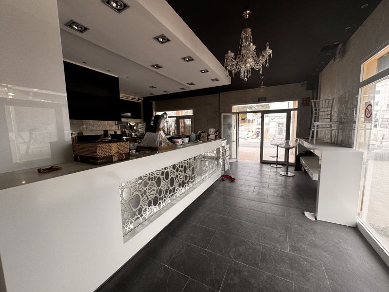 -EN ALQUILER- Restaurante pizzeria en calle Espalmador (FORMENTERA)