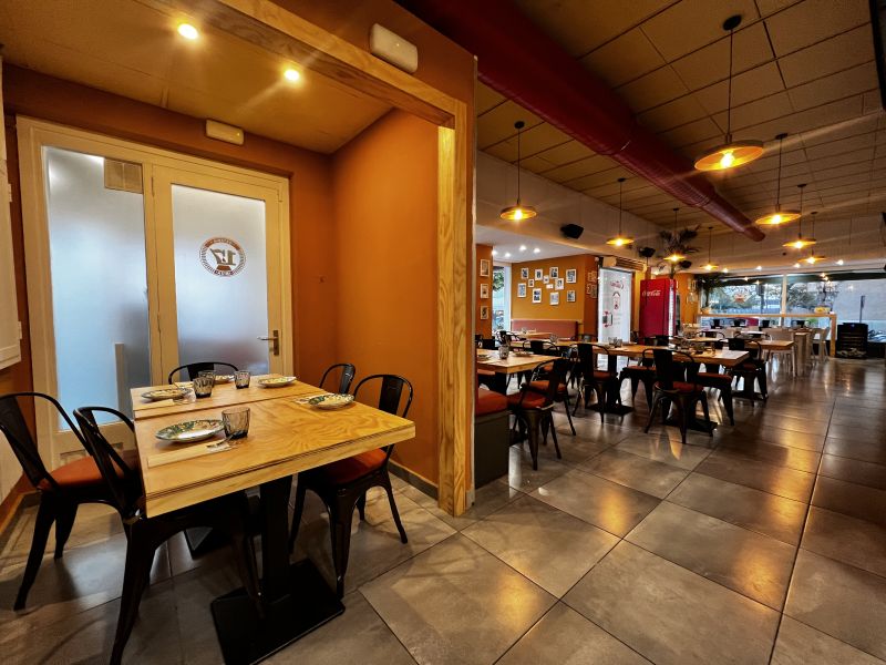 -EN TRASPASO- Restaurante pizzeria en calle Aragon