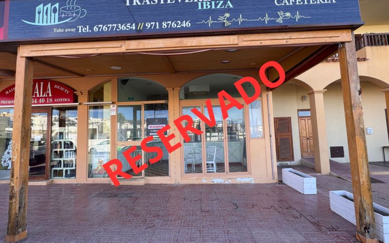 Restaurant/pizzeria next to Cafe Mambo and Cafe del Mar