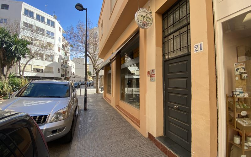 Bar restaurante en calle Bisbe Abad y Lasierra