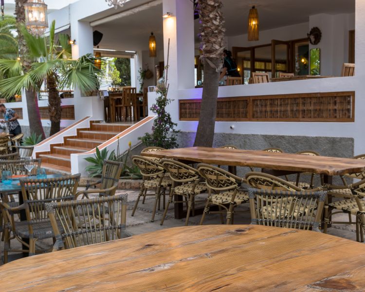 Restaurante en carrer de Granada (Cala Pinet)