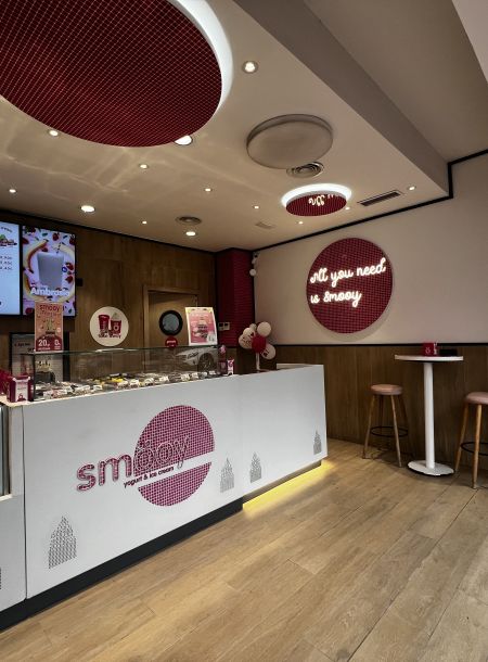 Ice cream shop in Av. San Jaume, Santa Eularia