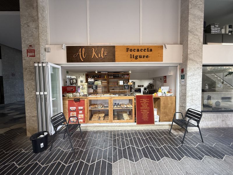 Pizzeria en carrer de Felip II