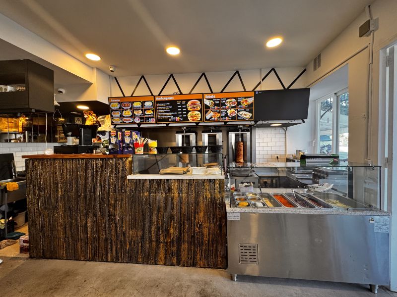 Local con salida de humos, Av. Andanes (primera linea puerto)