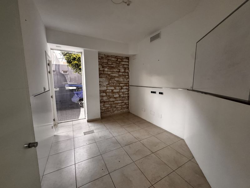 -ON RENT- PREMISES IN IGNACIO WALLIS