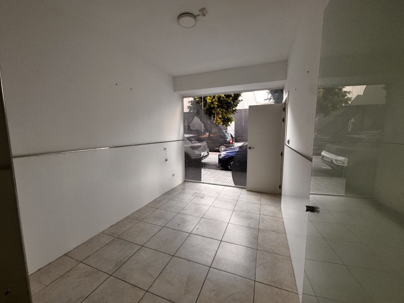 -ON RENT- PREMISES IN IGNACIO WALLIS