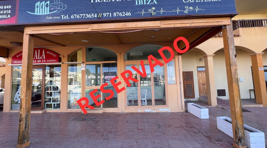 Restaurant/pizzeria next to Cafe Mambo and Cafe del Mar