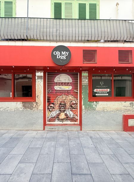 Restaurant in calle General Prim (West end)