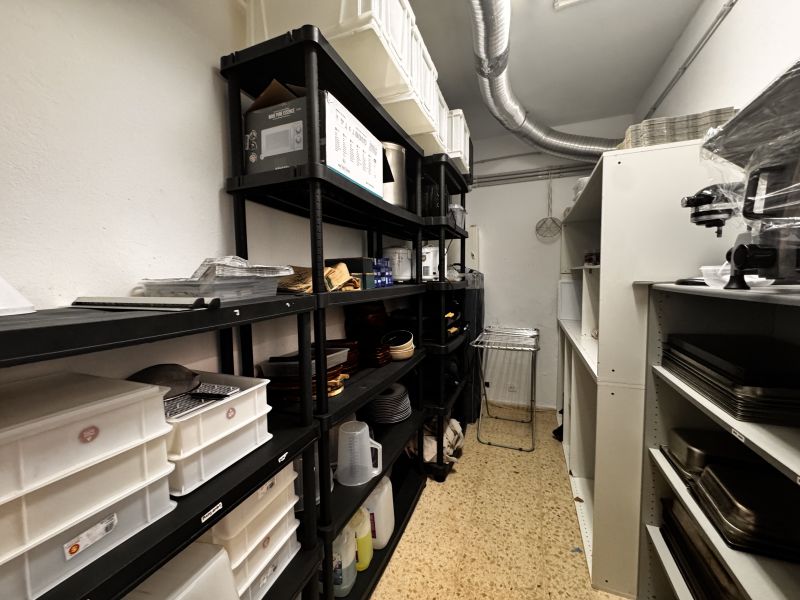 Obrador artesanal para la  preparación de pizza/pan.